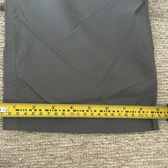 Mountain Hardwear Gray light weight golf / hiking pant -size 40 - Picture 12 of 12